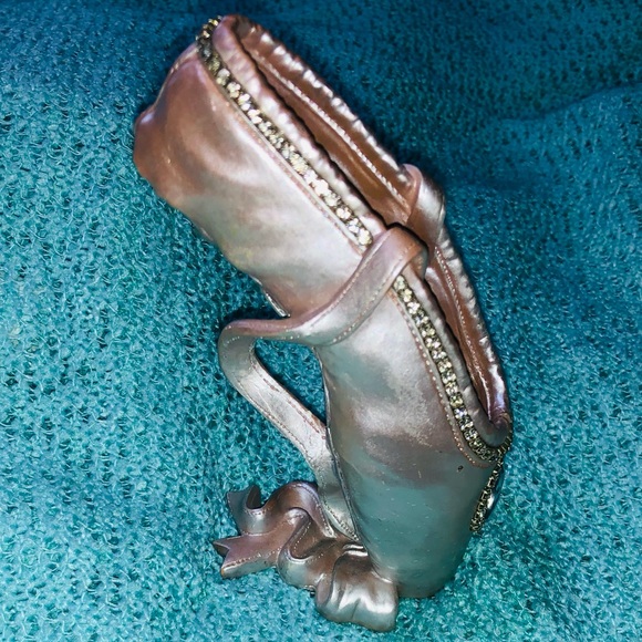 NINI Ballerina Shoe Figurine - Picture 7 of 10